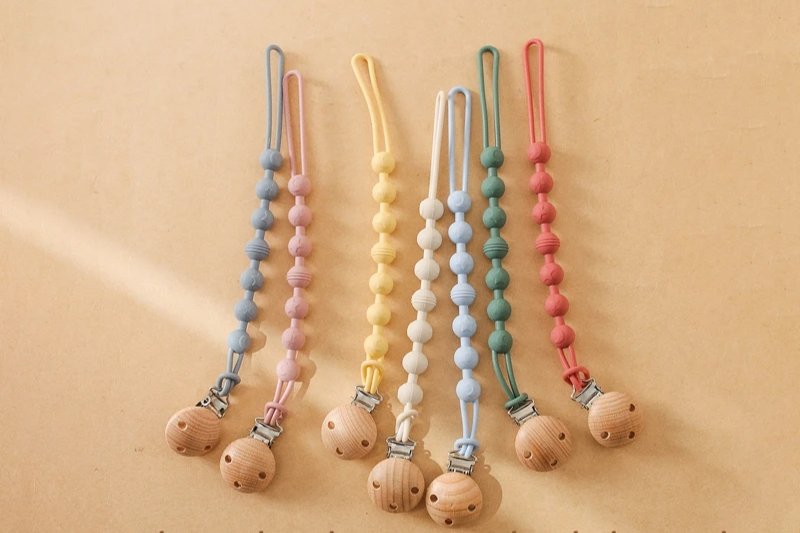 Beech Wood + Silicone Pacifier Clips - Boötes & Loör